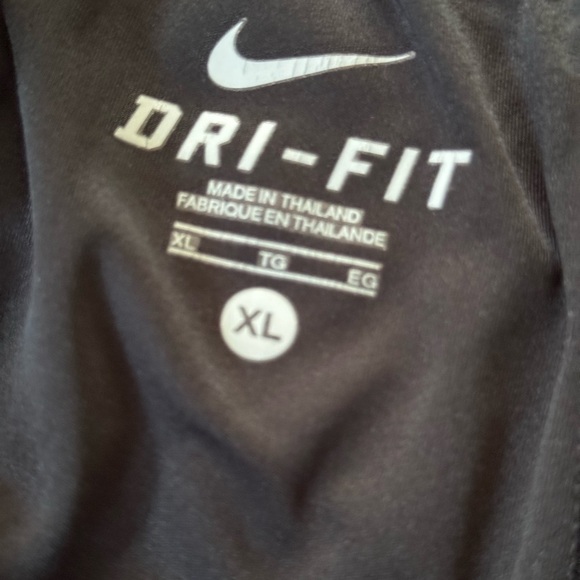 VTG Y2K Nike Livestrong Shorts Mens XL Black Dri-Fit Pockets Lance Armstrong - Picture 6 of 6